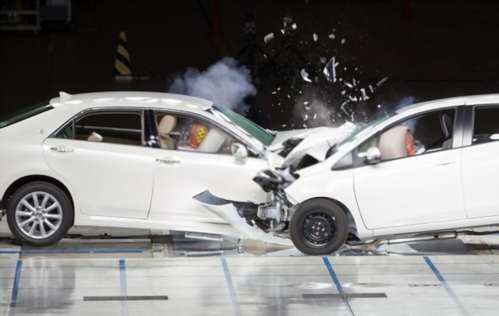 head on collision - auto accident laws fl concept